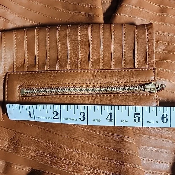 Marciano Los Angeles Asymmetrical jacket with a one-button closure. - Picture 13 of 16